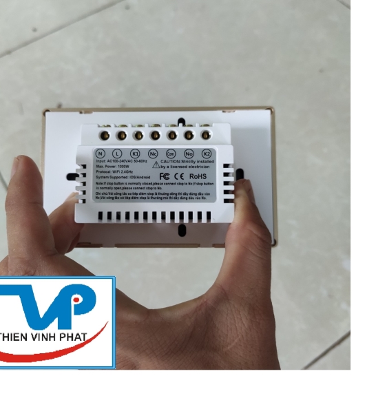 Điều khiển cửa cuốn mặt kính viền nhôm Tuya Wifi